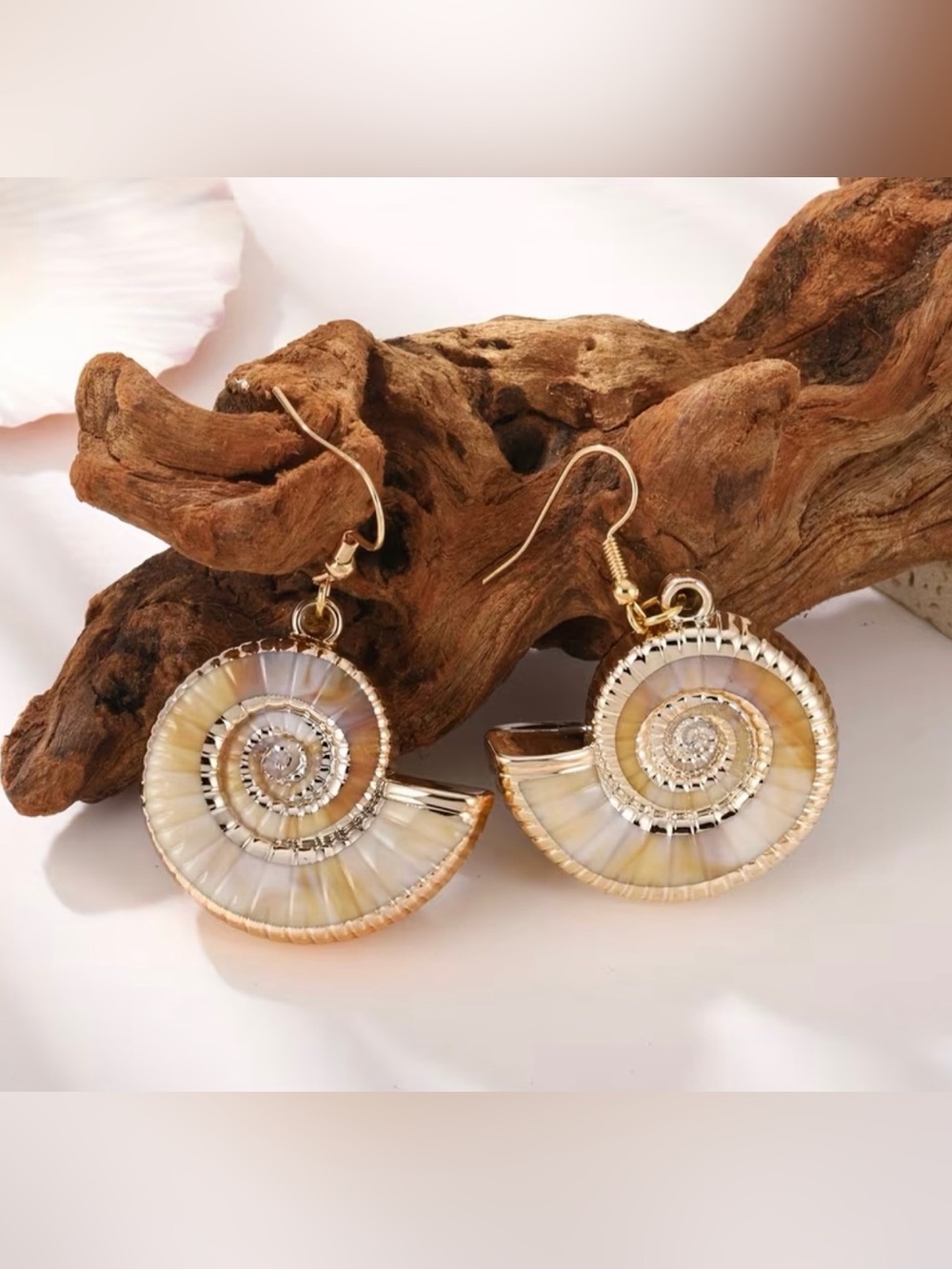 Conch Seashell Golden Spiral Earrings ✨ New